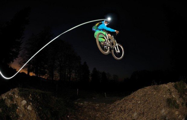 7 razones para practicar mountain bike nocturno