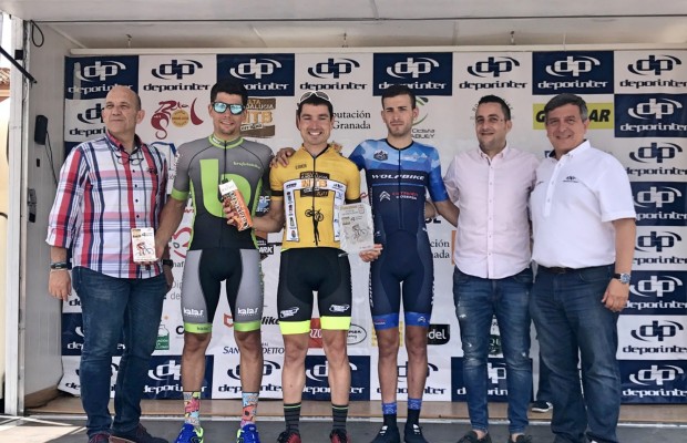 3 bikers del Brújula Bike Team en el Top 10 de la tercera etapa en la Vuelta a Andalucía MTB