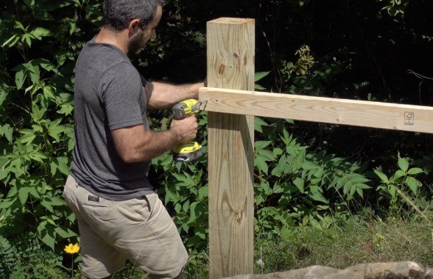 Cómo construir un salto para mountain bike. Parece fácil [VÍDEO]
