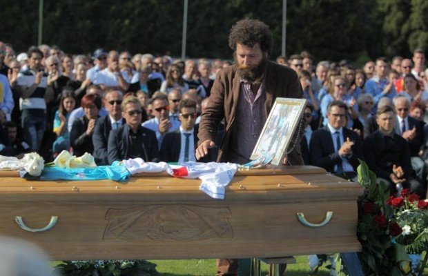 El hermano de Scarponi suplica un cambio de mentalidad que mejore la seguridad vial de los ciclistas