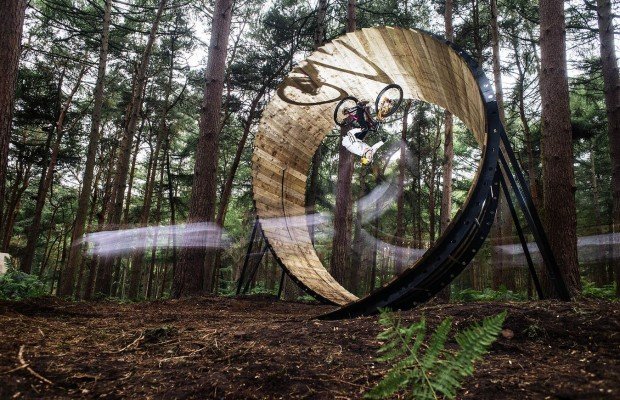 Frames of Mind, Matt Jones protagoniza uno de los vídeos del año