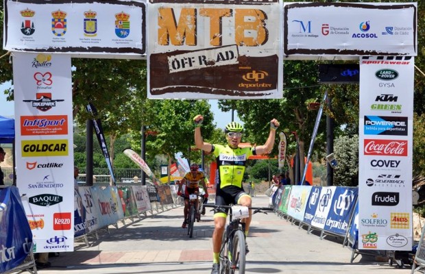 José Luis Carrasco gana la segunda etapa de la Vuelta a Andalucía MTB