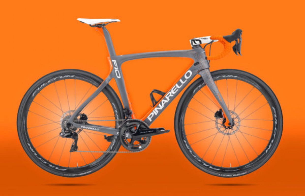 Pinarello presenta la Dogma F10 con frenos de disco aprobada por