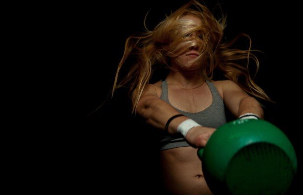 Rutina de 10 minutos con kettlebells para complementar tu entrenamiento