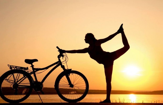 15 minutos de yoga por la mañana y dile adiós a la rigidez sobre la bici