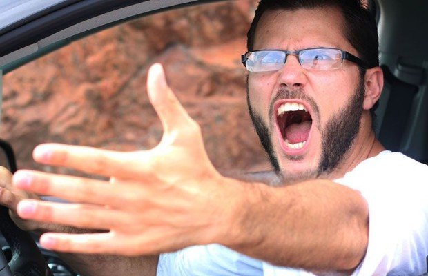 Consejos ciclistas para actuar ante conductores enfadados y agresivos