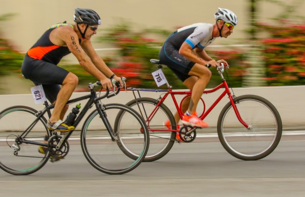 Este atleta sigue compitiendo con una bicicleta de hace 30 años