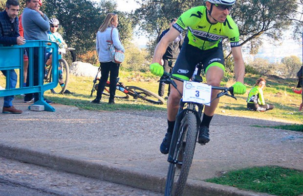 José Luis Carrasco gana una ajustada Vuelta a Córdoba BTT
