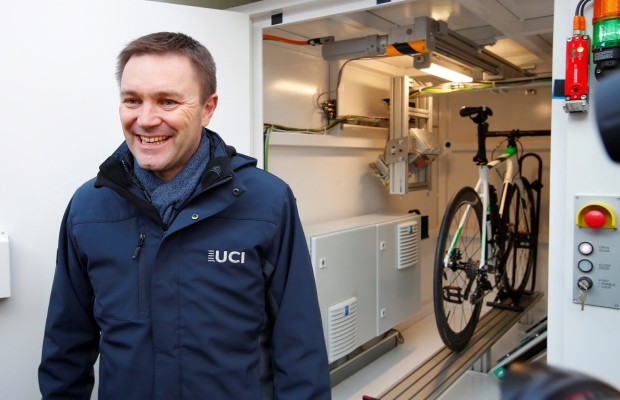 La UCI estrena nuevas medidas para detectar motores en bicicletas