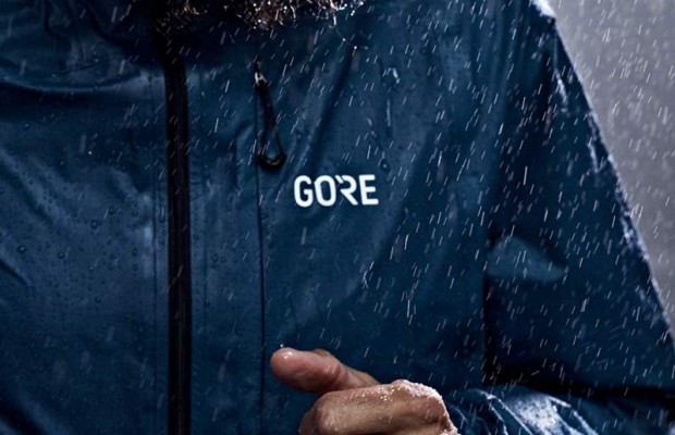 Así son las nuevas chaquetas Gore Wear con tecnología Shakedry