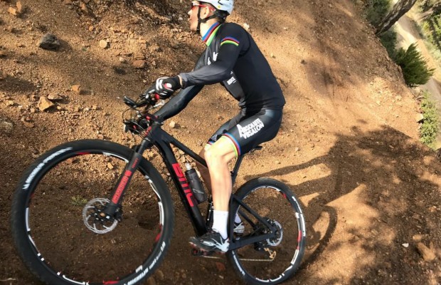 SR Suntour da la bienvenida a Julien Absalon