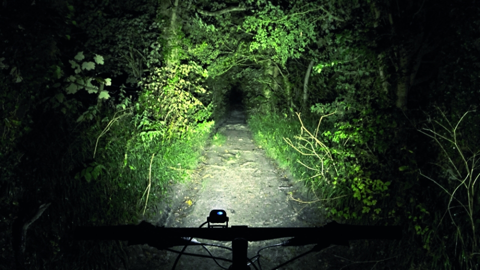 Ver y hacerse ver, luces para bicicleta