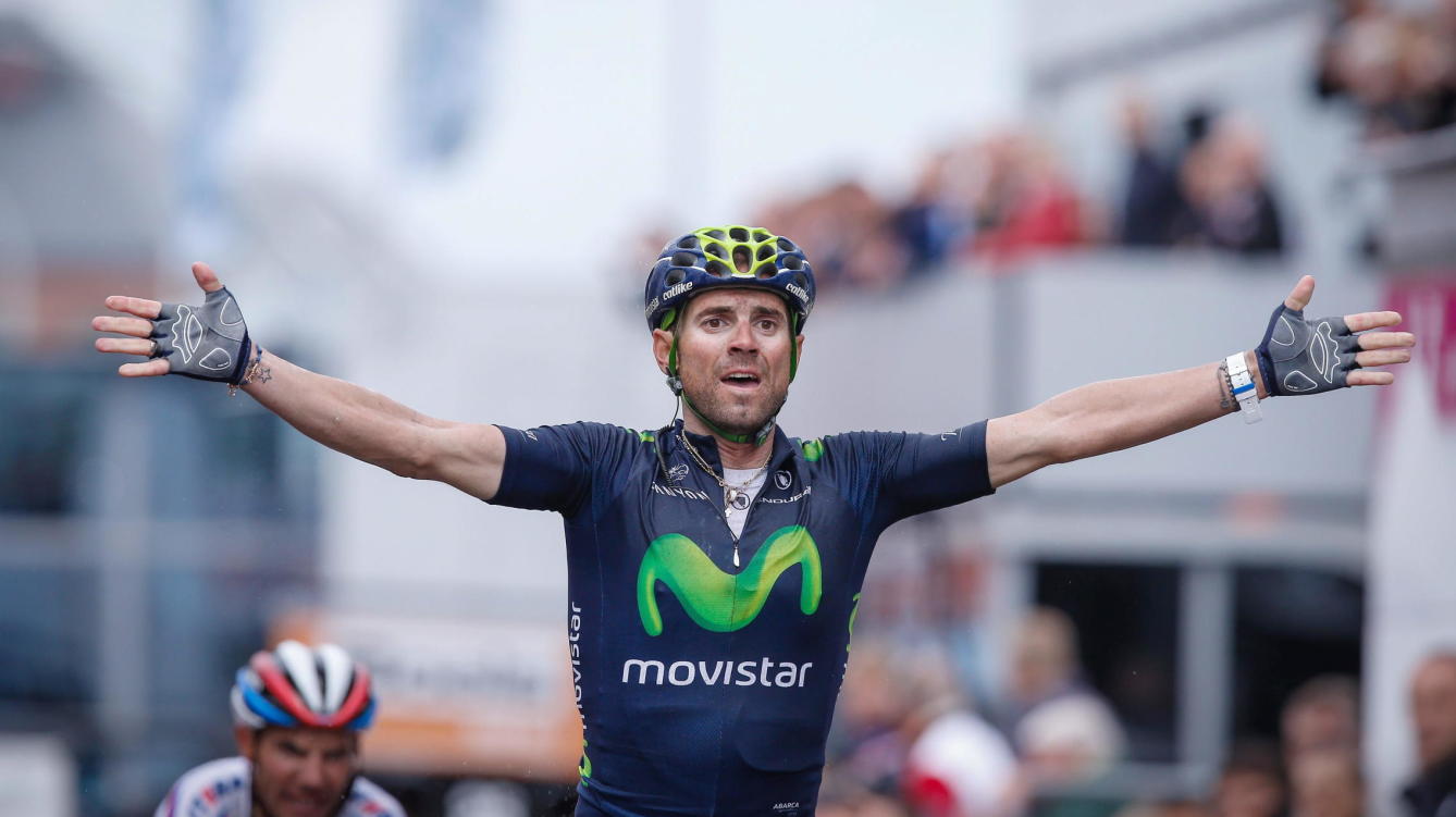 Alejandro Valverde da un giro a su calendario