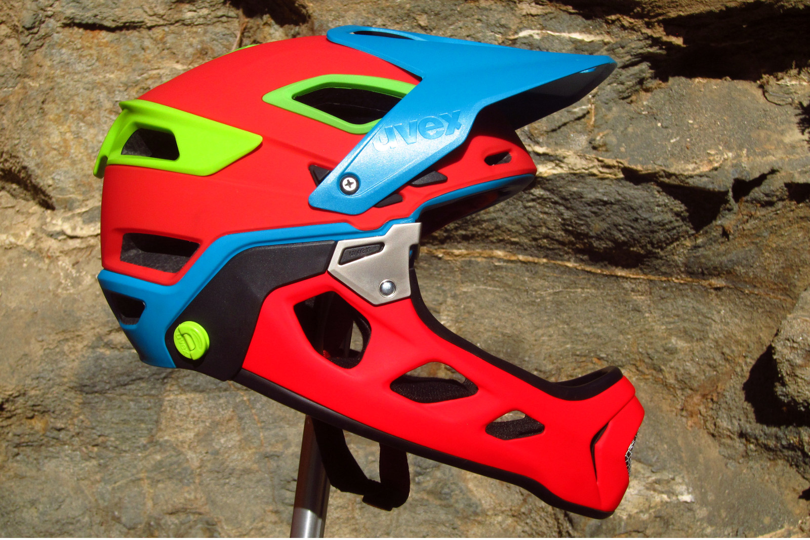 Uvex Jakkyl Hde, el casco convertible a cara completa