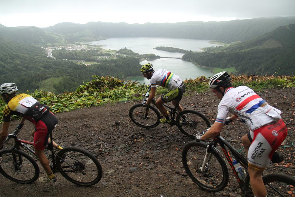 Tiago Ferreira bate a los Centurion Vaude en la Azores MTB Marathon