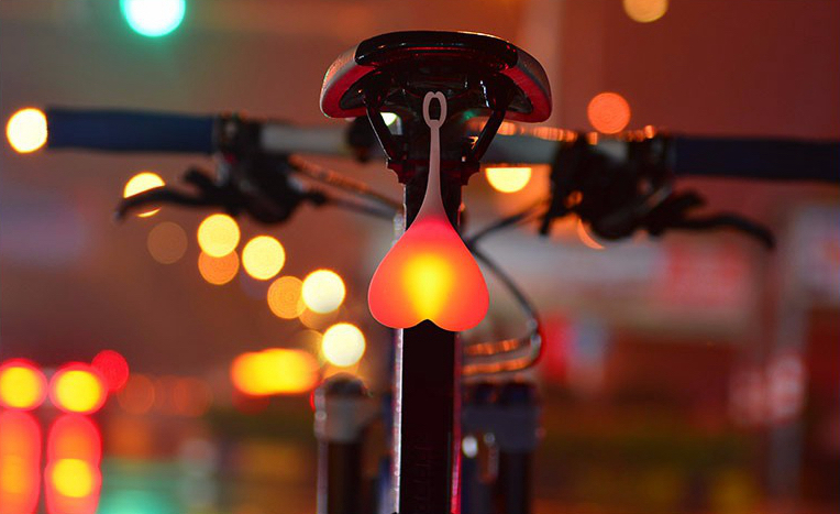 Bike Balls, la luz más atrevida para tu bicicleta