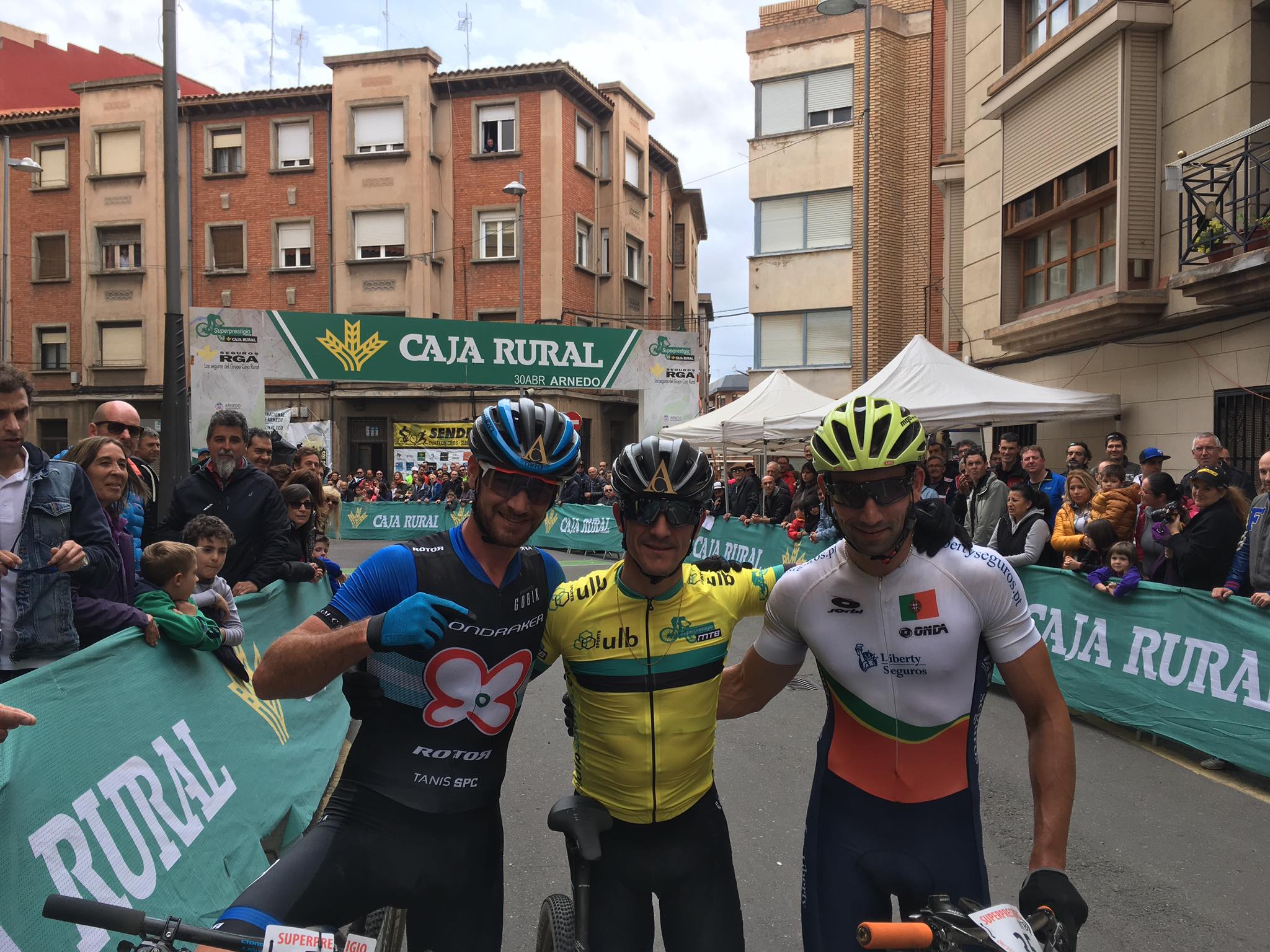 Carlos Coloma reina en la Superprestigio MTB de Arnedo