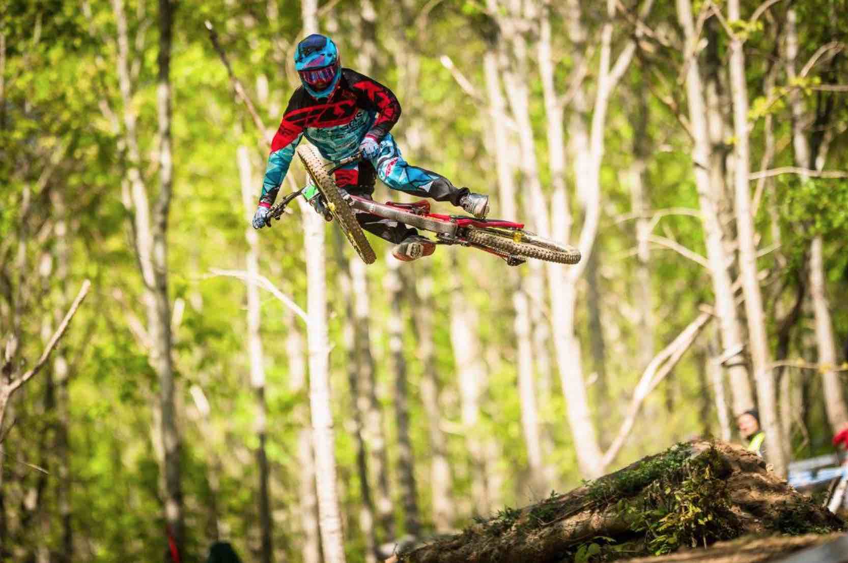 Copa del Mundo UCI DHI 2017 en Lourdes, niebla, lluvia y 29er