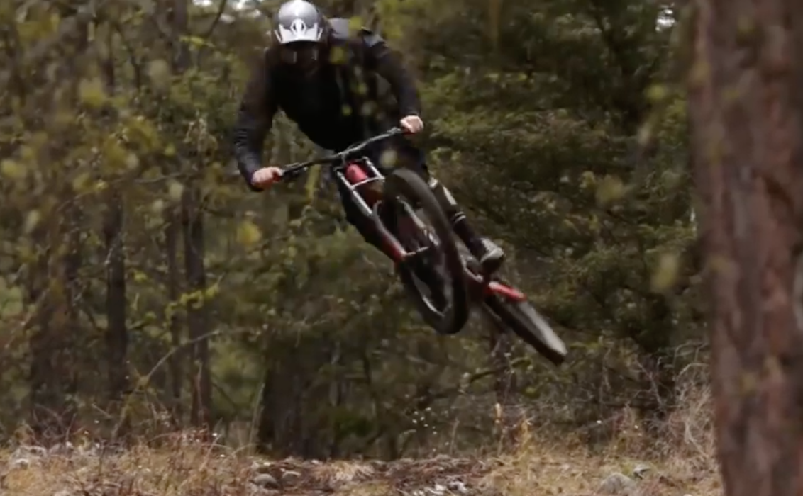 100 segundos de mountain bike agresivo, sin aditivos