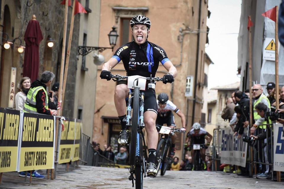 Lorenzo Serres, ganador en la primera prueba de la Copa del Mundo XC Eliminator